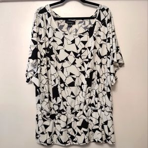 B&W Patterned Blouse Ashley Stewart 22/24